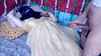 Yellow dressed desi bride pussy fucking hardsex